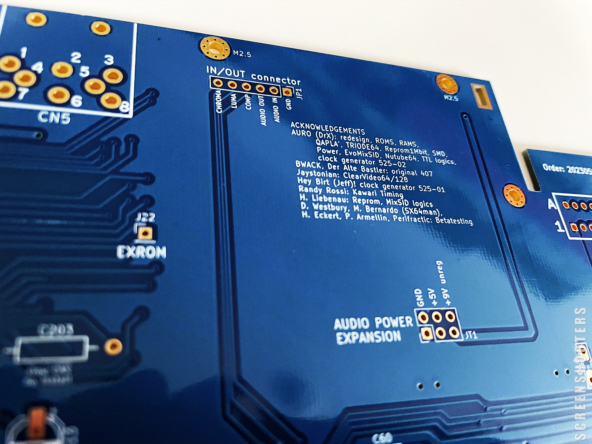 C64-214_EVO_BluePearl_Badge_01.jpg